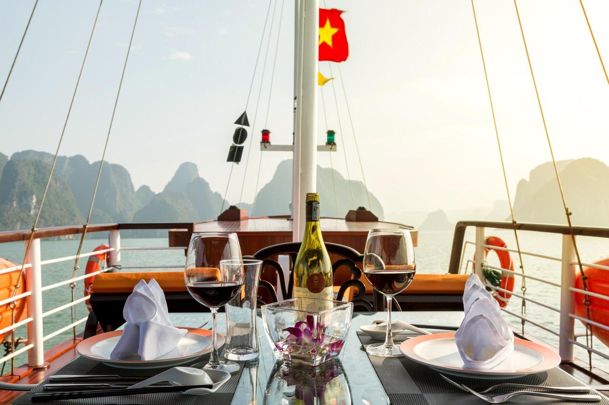 Emeraude Classic Cruises Ha Long Dış mekan fotoğraf