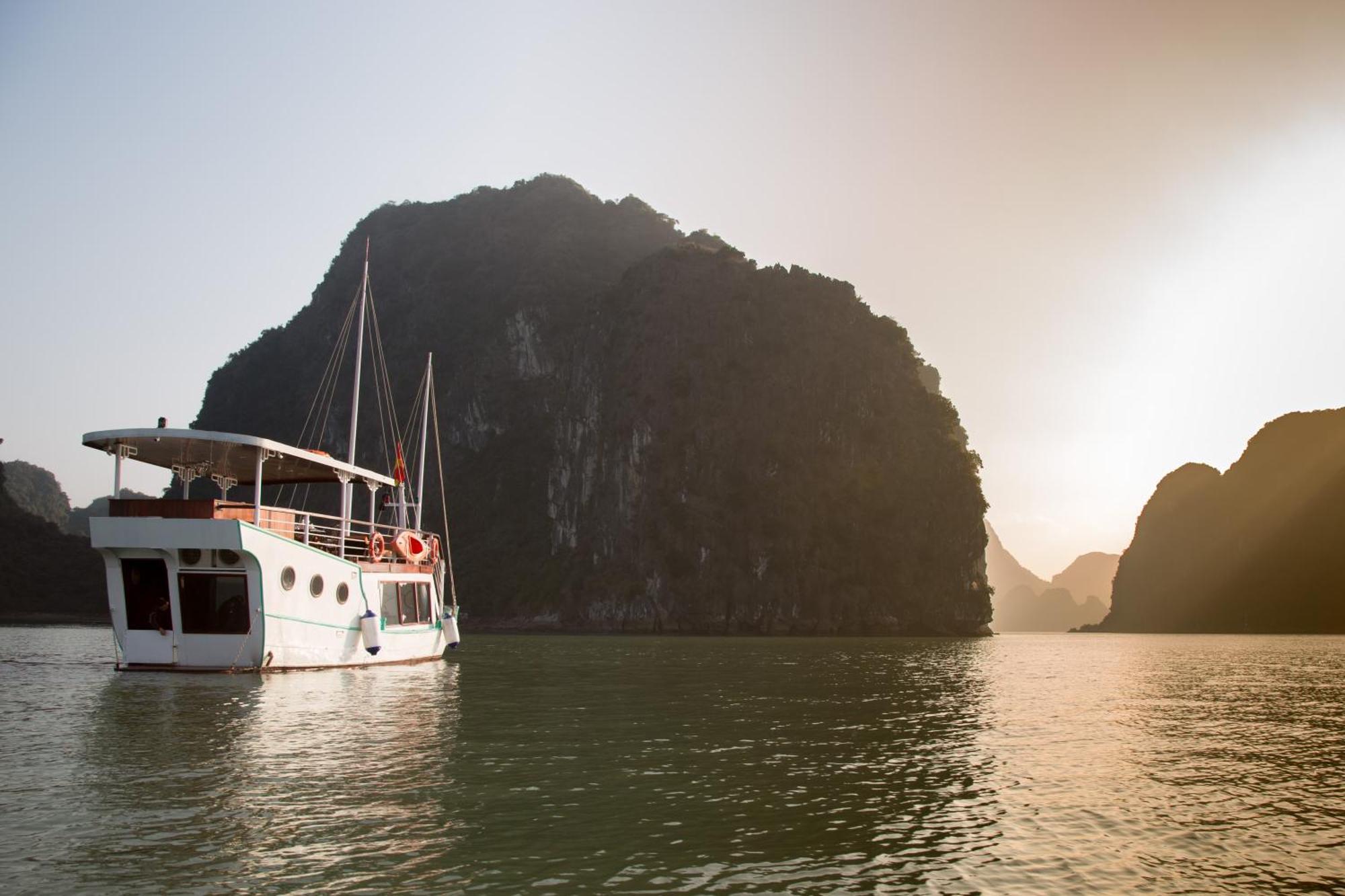 Emeraude Classic Cruises Ha Long Dış mekan fotoğraf
